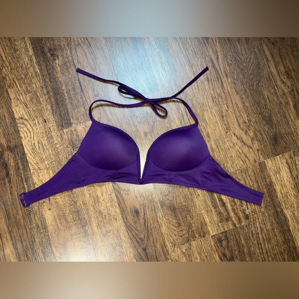 Brand: Victoria Secret
Size: 34B 
Color: purple 
Style: V plunge